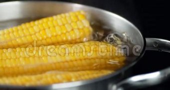 玉米剝皮機